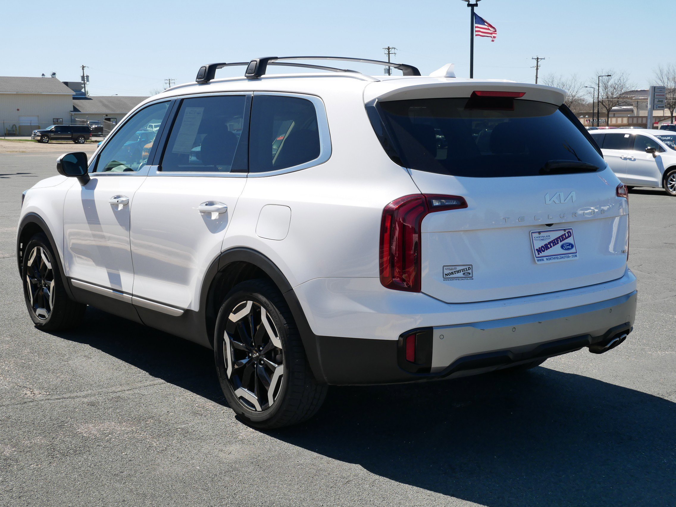 View vehicle photo 6