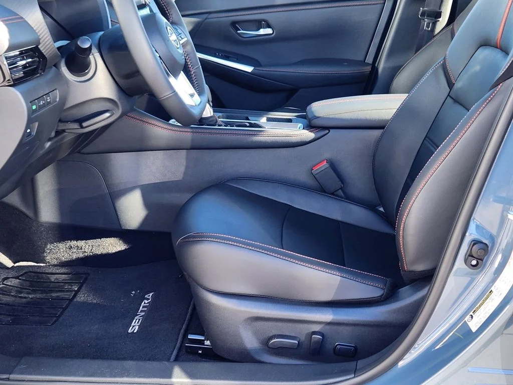 2025 Nissan Sentra SR - Photo 12