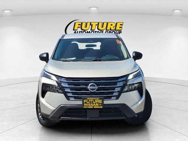 Used 2024 Silver Nissan S image 2