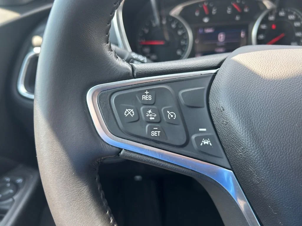 Used 2021 SILVER ICE METALLIC Chevrolet LT image 31