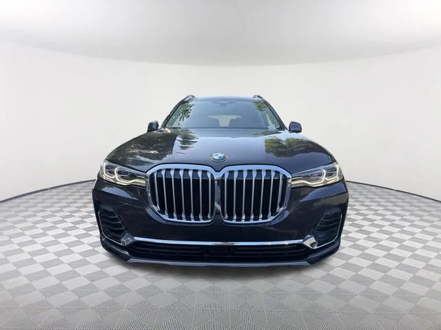 Used 2021 Gray BMW xDrive40i image 2
