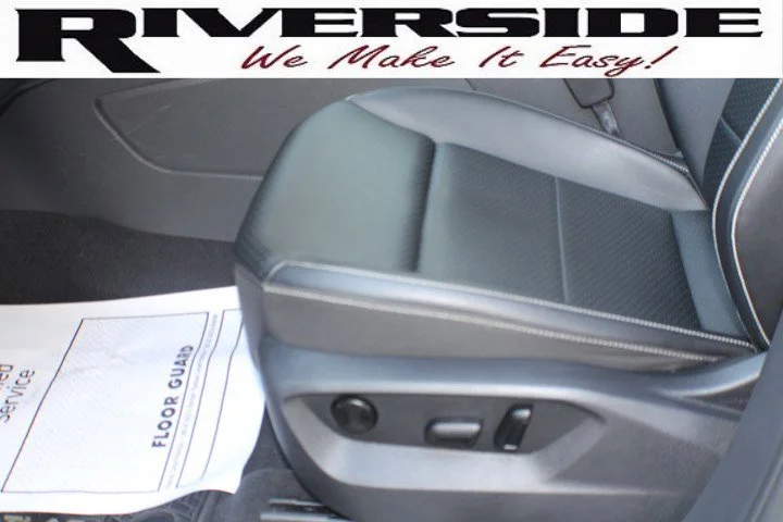 Used 2023 White Volkswagen 3.6L V6 SE w/Technology image 13