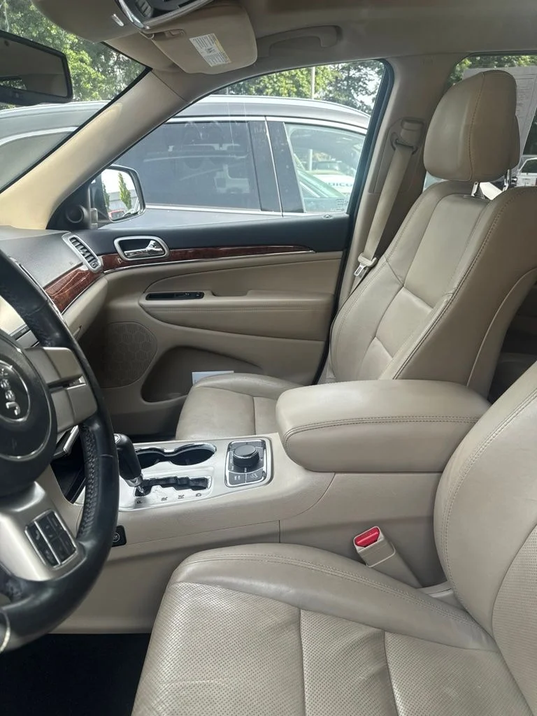 Used 2012 White Jeep Limited image 2