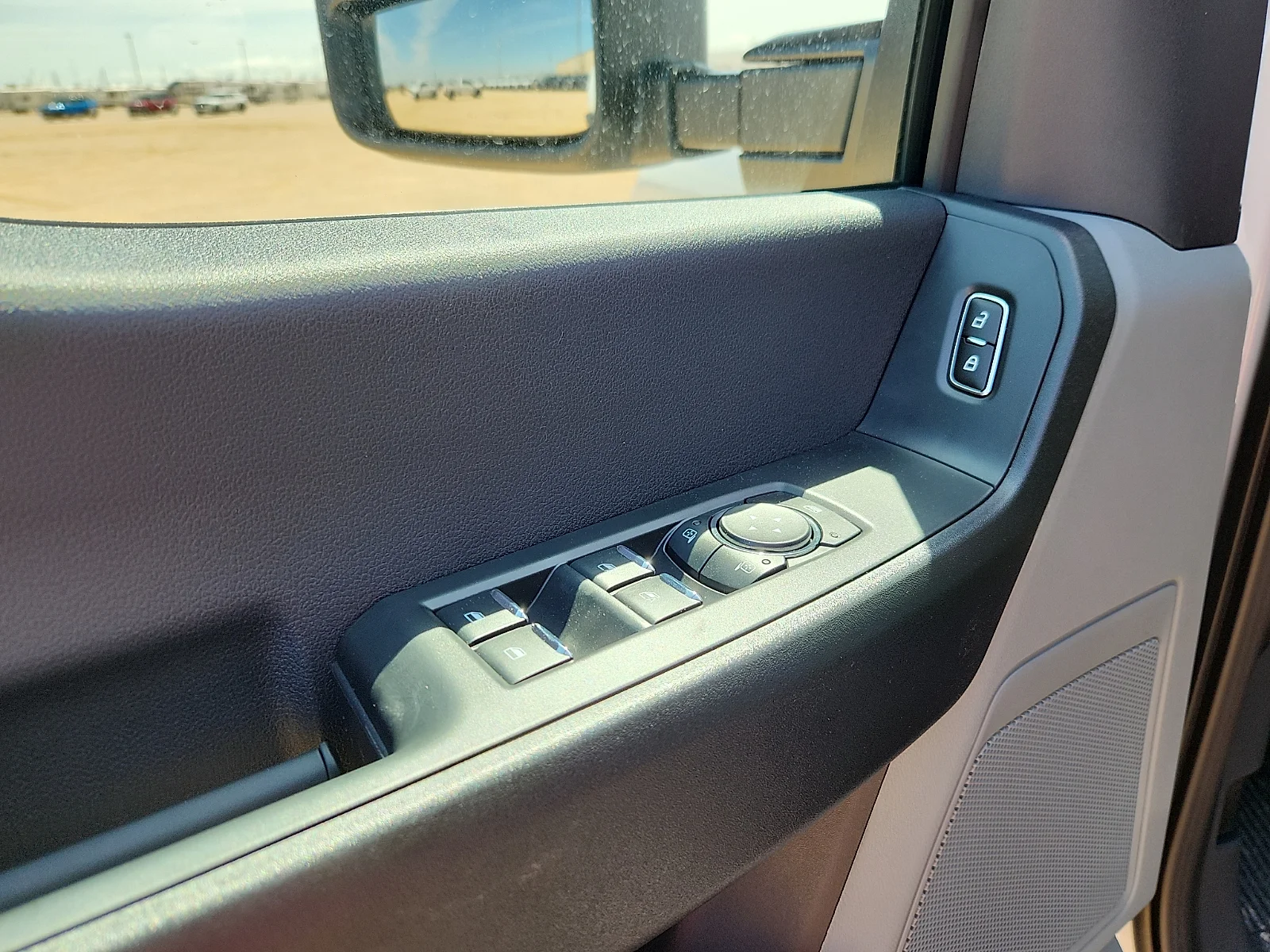 New 2026 Oxford White Ford F-350® XL image 15