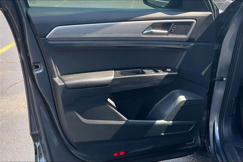 Used 2019 Gray Volkswagen S image 22