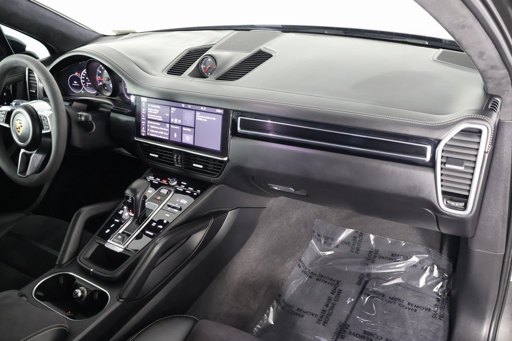 Used 2021  Porsche GTS image 9