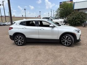 Used 2022 White Metallic BMW sDrive28i image 4
