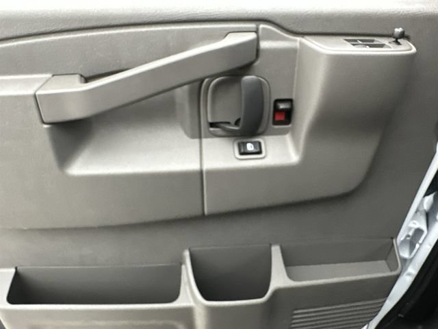 2025 Chevrolet Express Passenger LT - Photo 20
