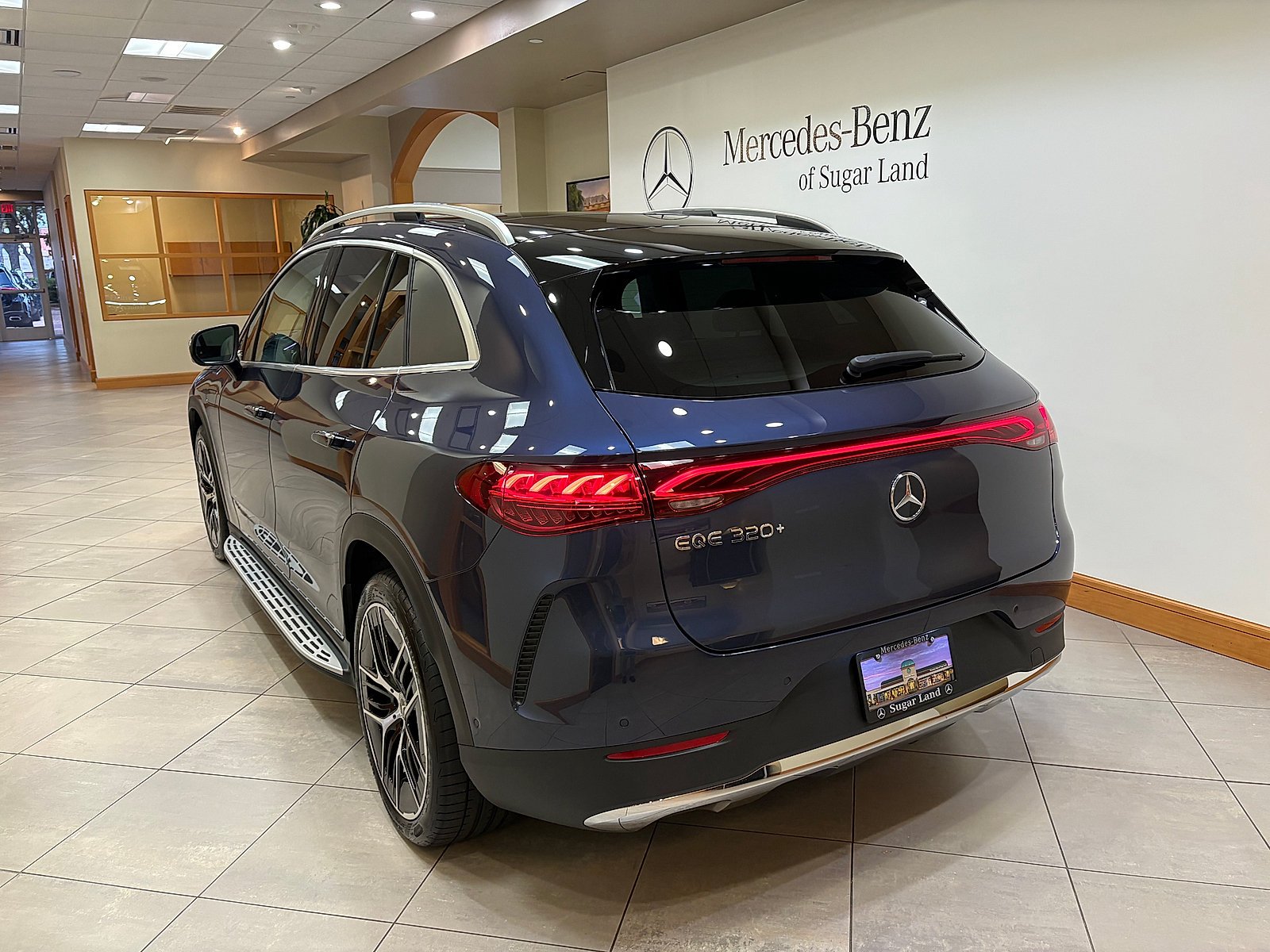 New 2027 Twilight Blue Metallic Mercedes-Benz EQE 320+ image 37