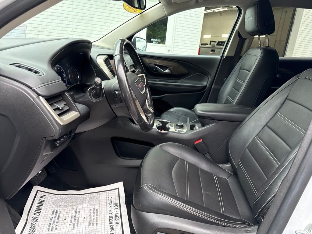 Used 2022 White GMC Denali image 9