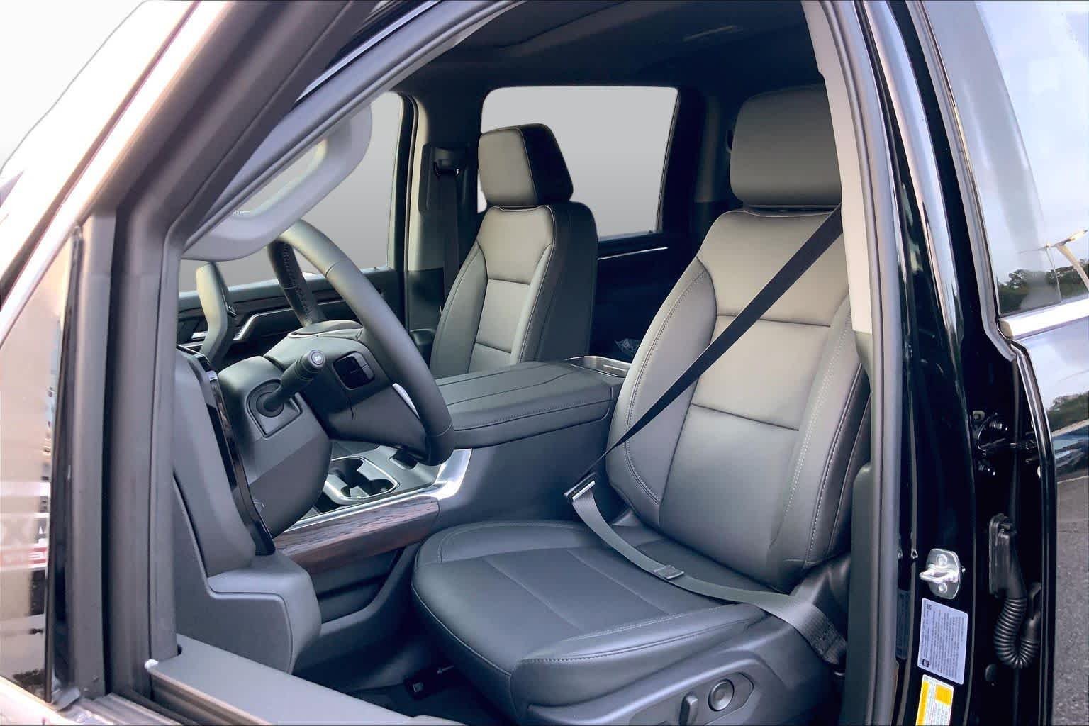 New 2026 Onyx Black GMC SLT image 9