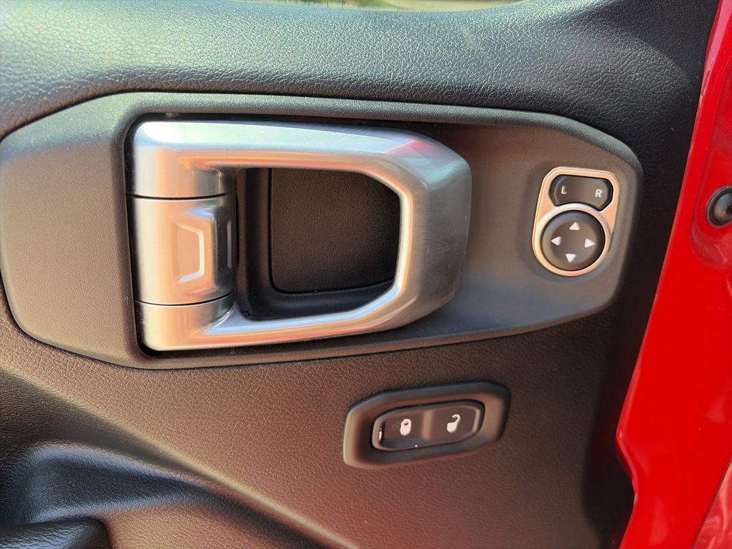 Used 2021 Red Jeep Mojave image 18