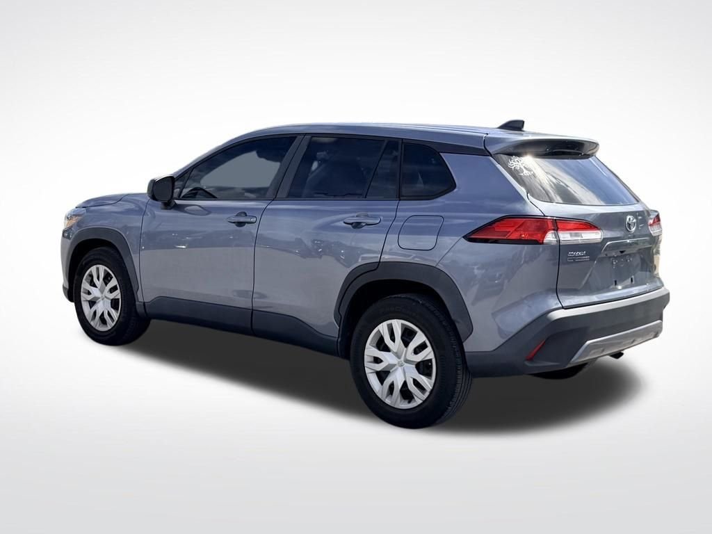 Used 2022 Blue Toyota L image 4