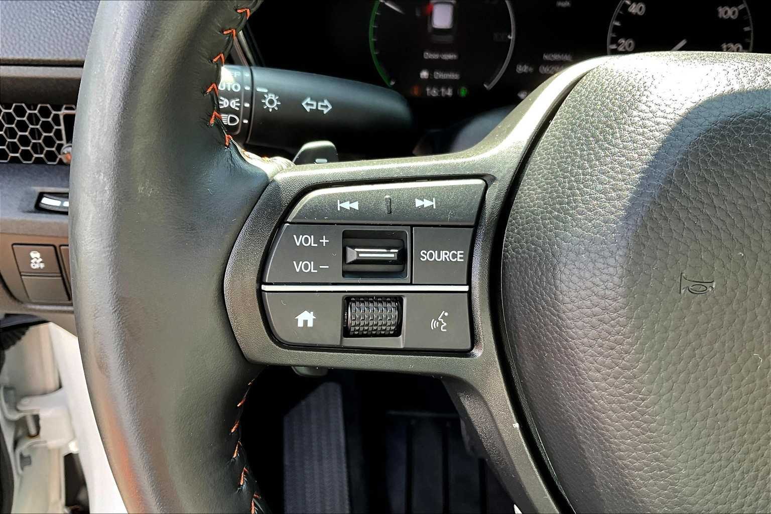 Used 2023 Platinum White Pearl Honda Sport image 23