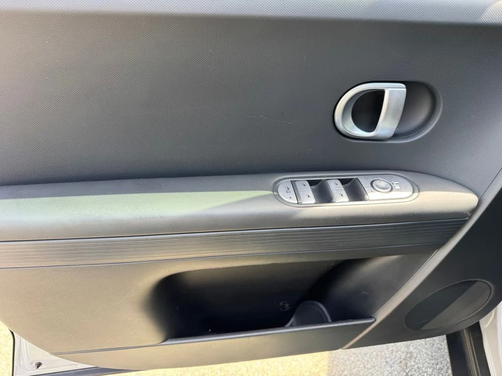 Used 2024 Gray Hyundai SE image 16