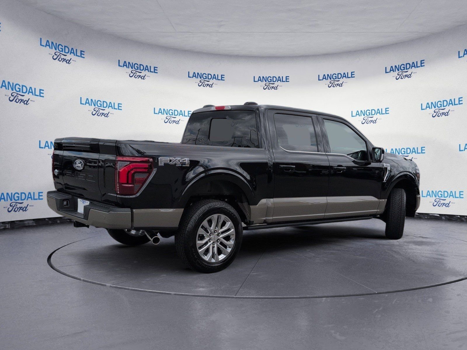 New 2026 Agate Black Metallic Ford King Ranch image 4