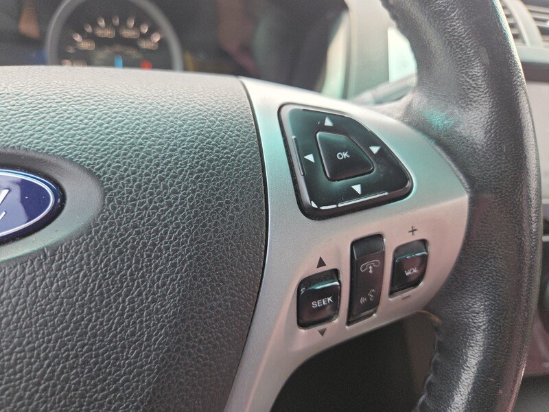 Used 2014 Black Ford Limited image 13