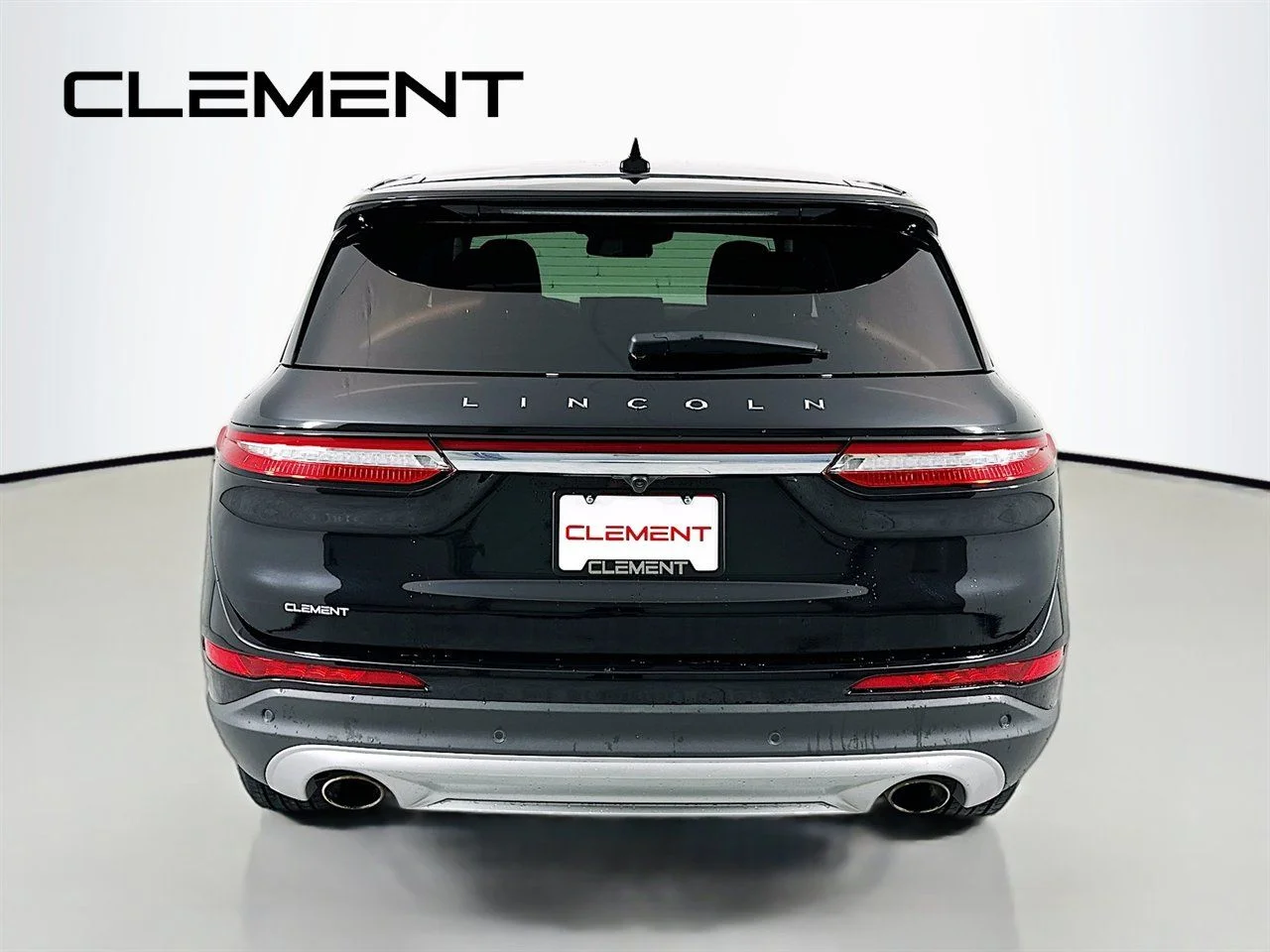 Used 2025 Black Metallic Lincoln Premiere image 8