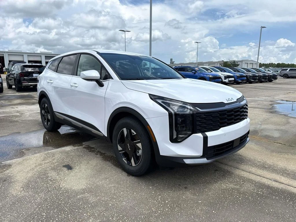New 2026 Glacial White Pearl Kia LX image 28