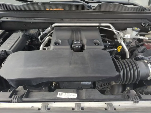 Used 2023 Black Chevrolet Z71 image 24