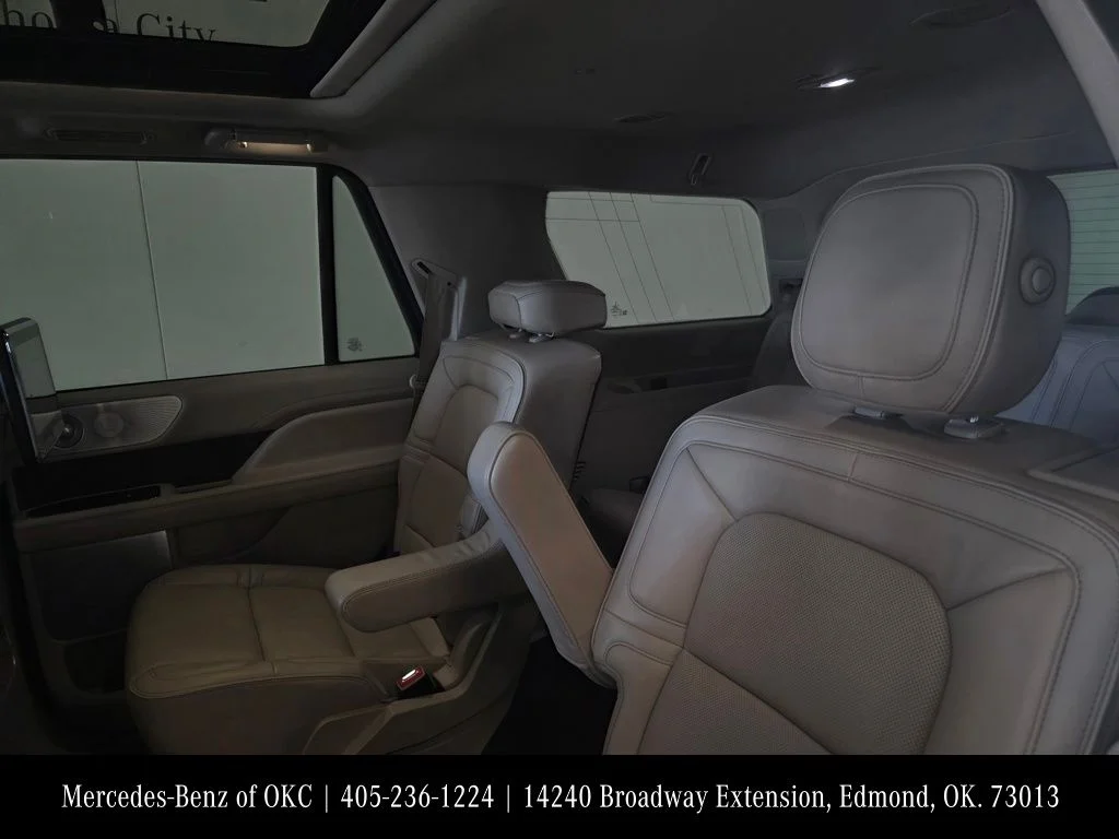 Used 2019 White Lincoln Reserve image 14