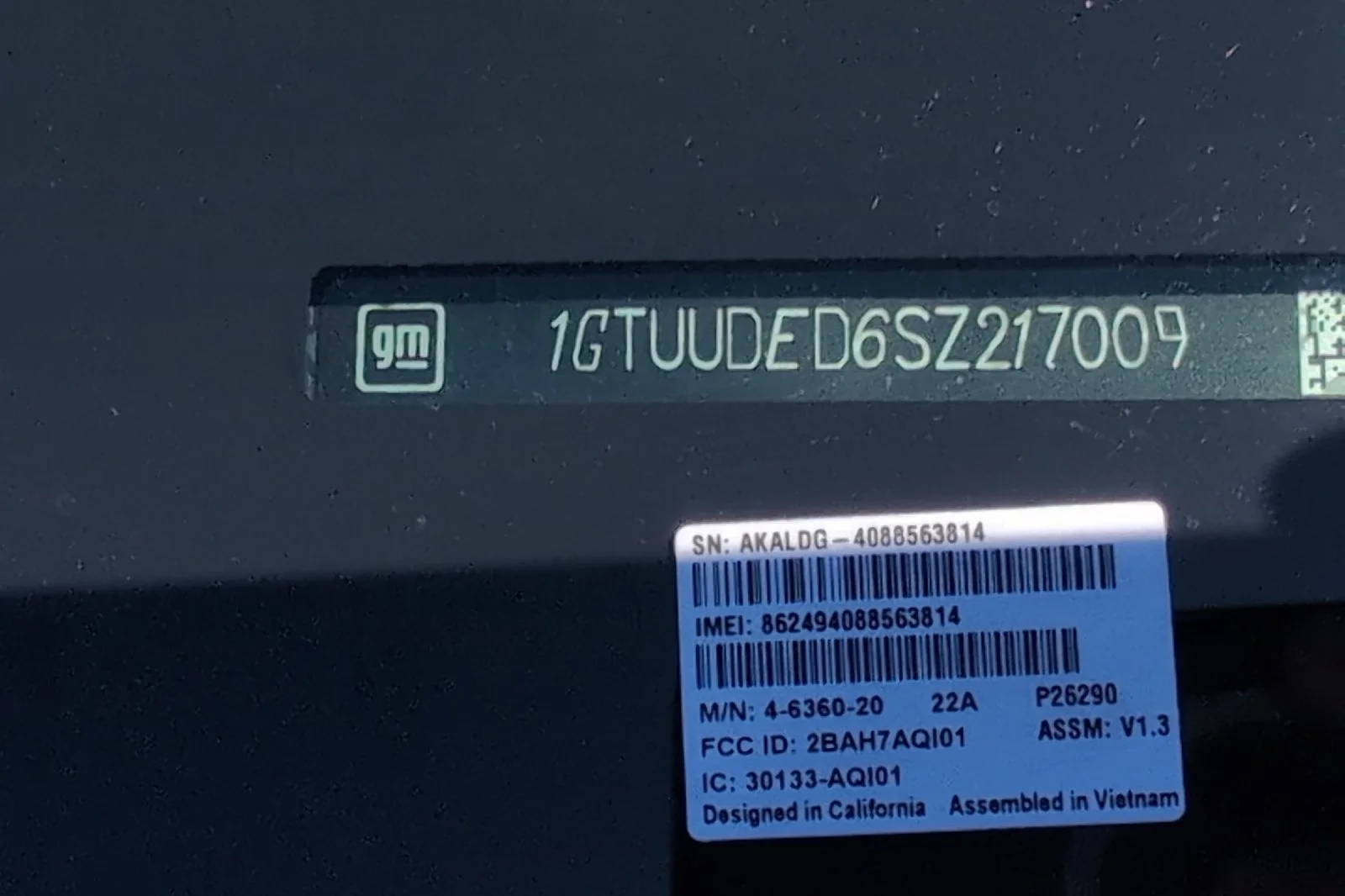Used 2025 Summit White GMC SLT image 30