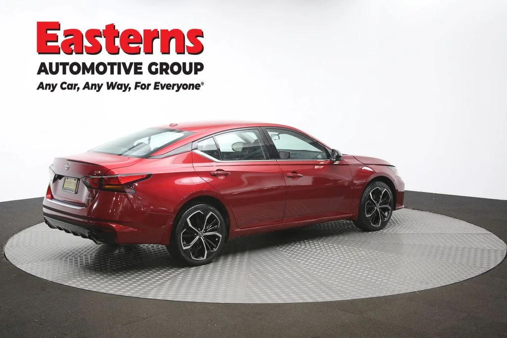 Used 2023 Red Nissan 2.5 SR image 40