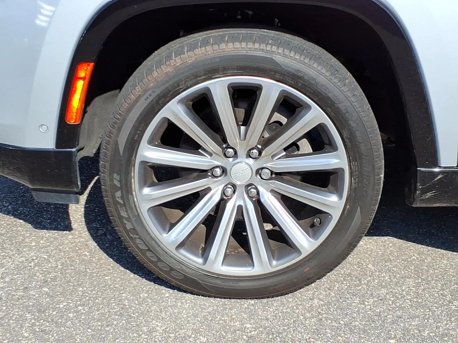 Used 2023 Silver Zynith Jeep Series II image 4