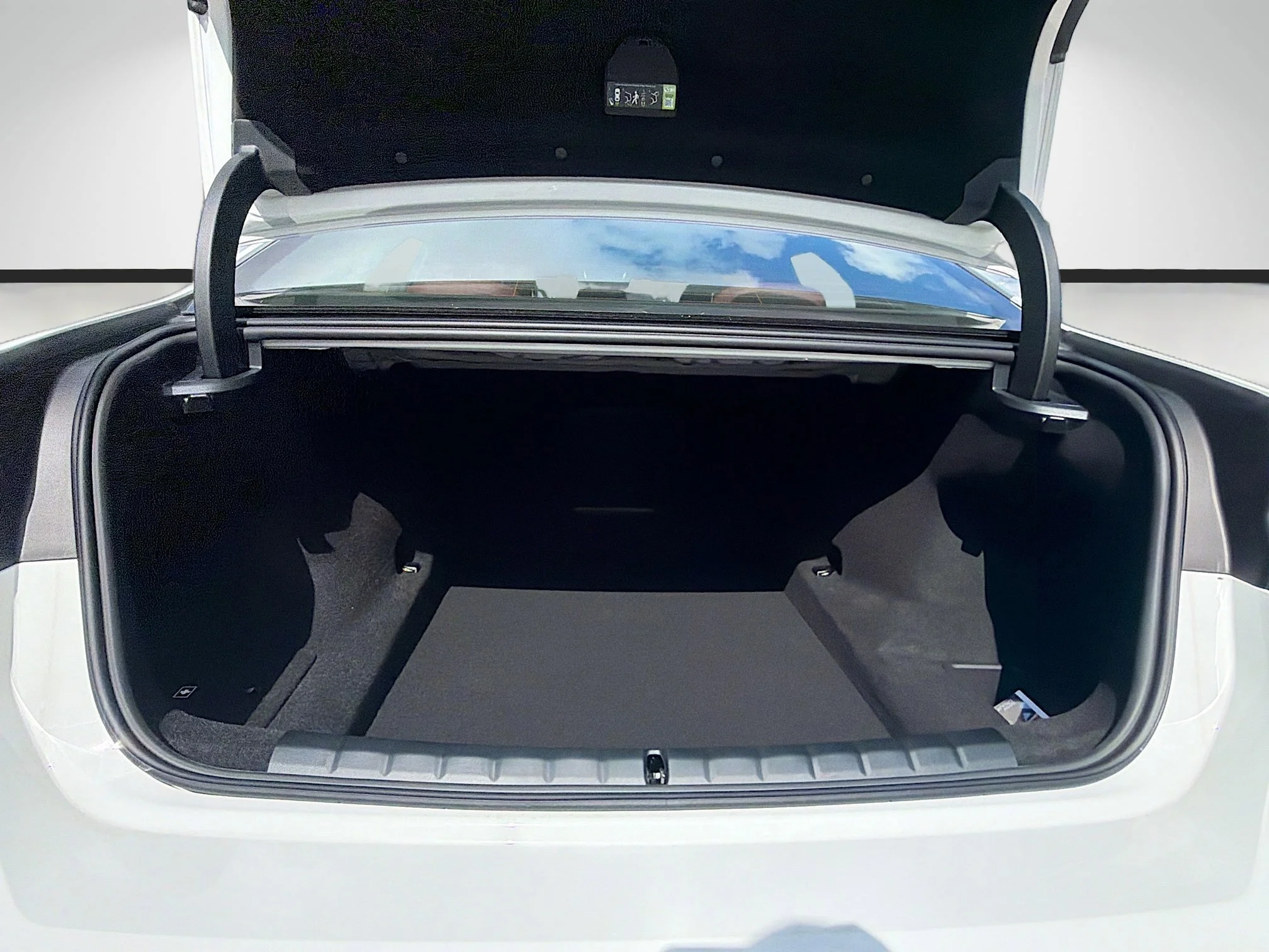 New 2026 Alpine White BMW 740i image 11
