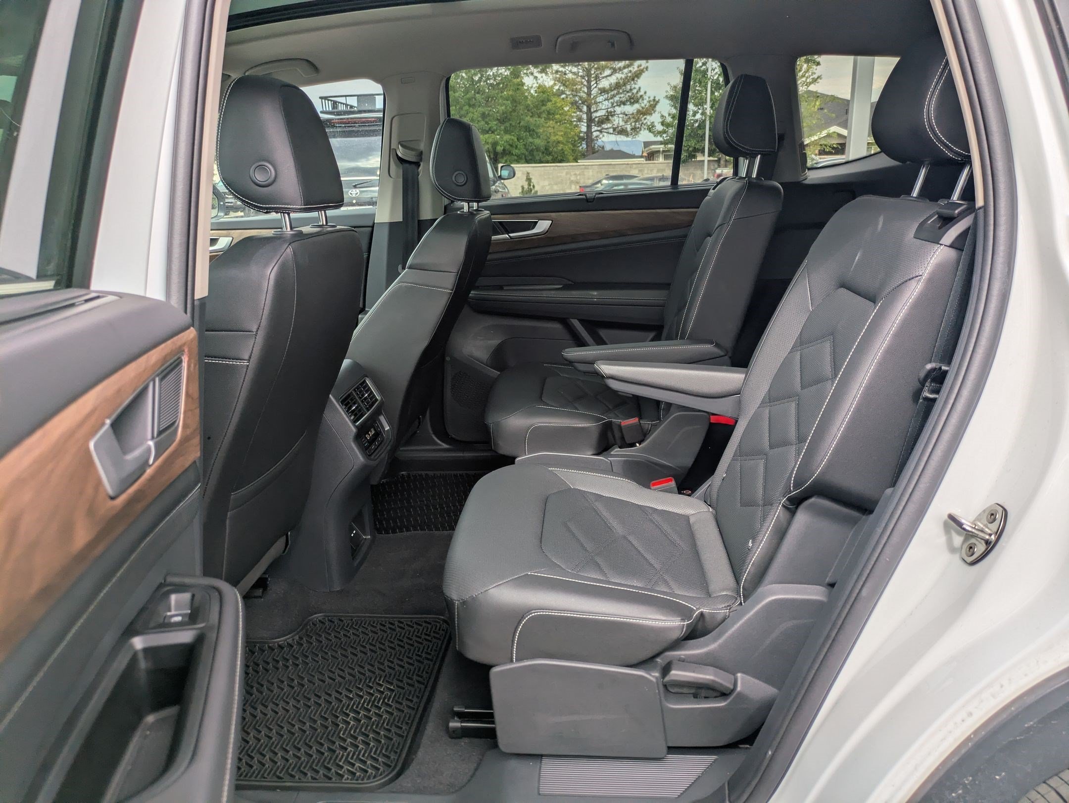2026 Volkswagen Atlas SE w/Tech - Photo 14