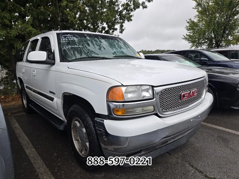 Used 2005 Summit White GMC  image 8