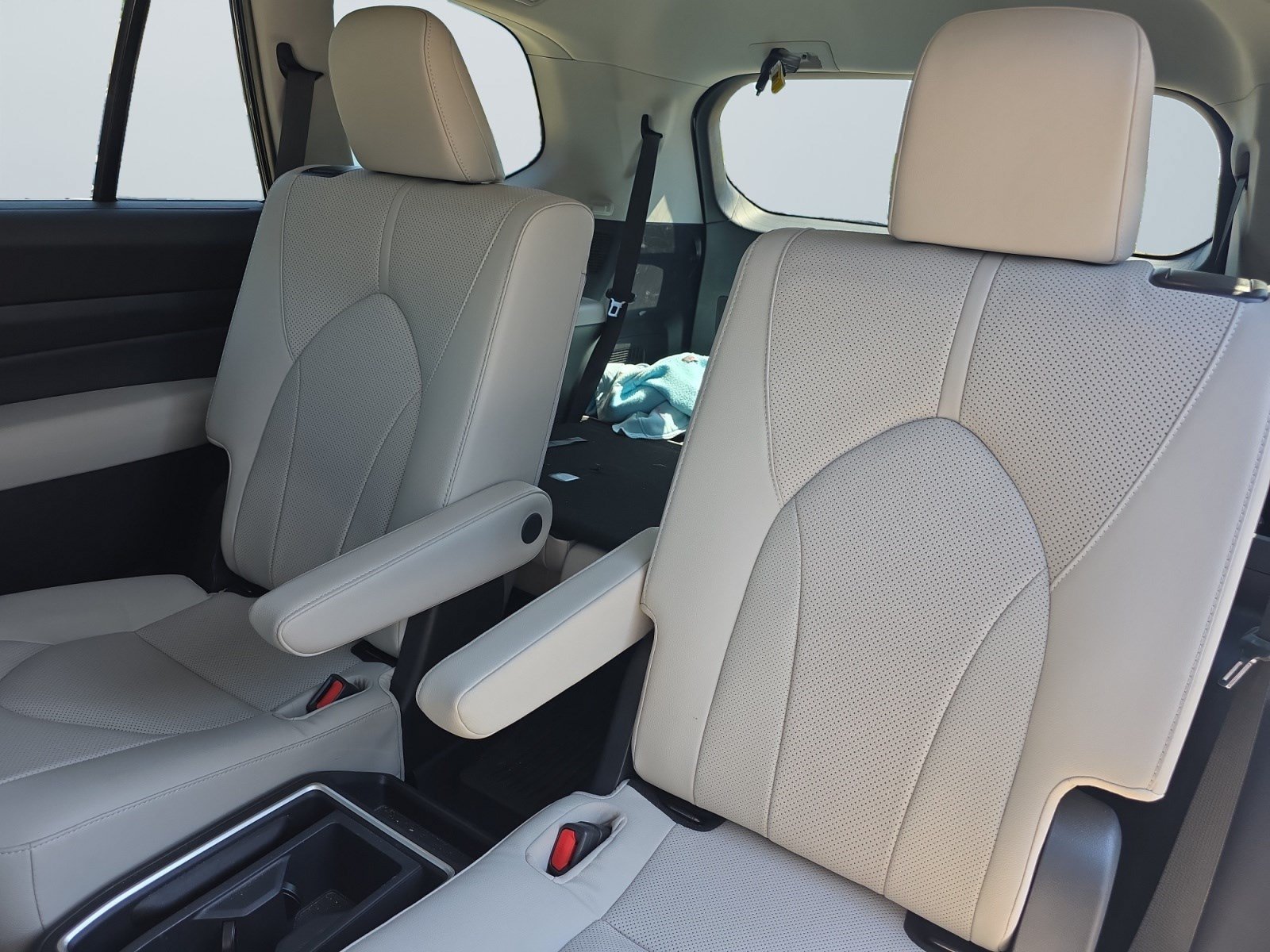 2025 Toyota Grand Highlander Limited - Photo 14