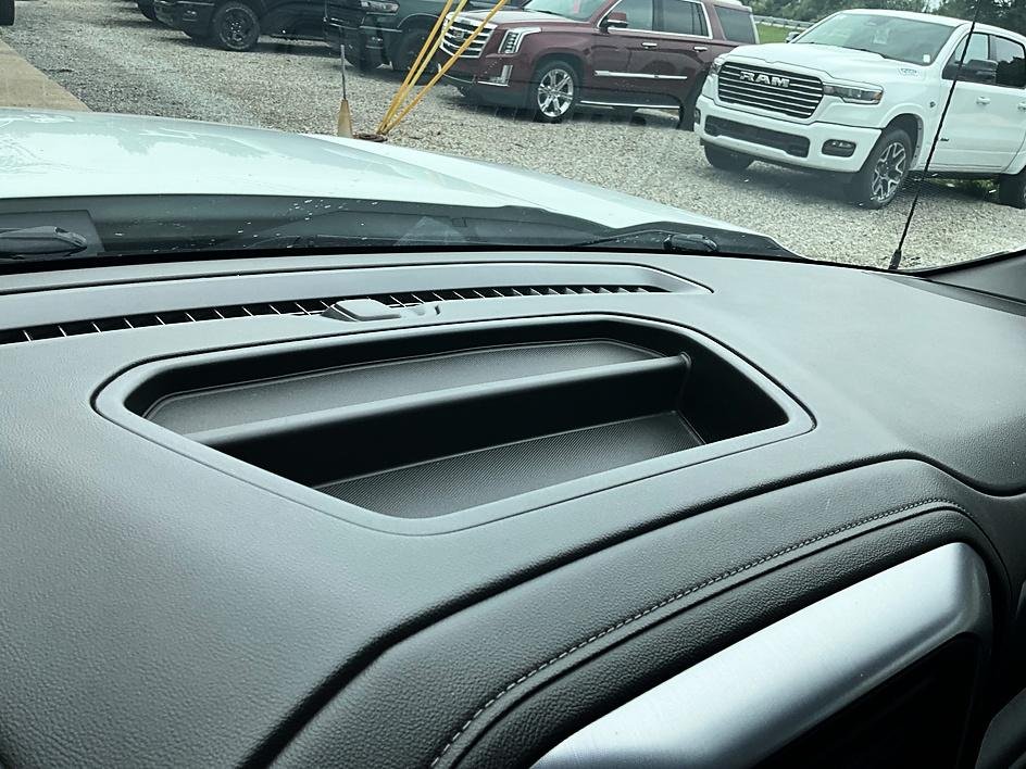 Used 2020 White GMC Elevation image 22
