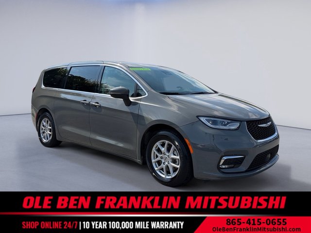 Pre-Owned 2023 Chrysler Pacifica Touring L FWD Passenger Van