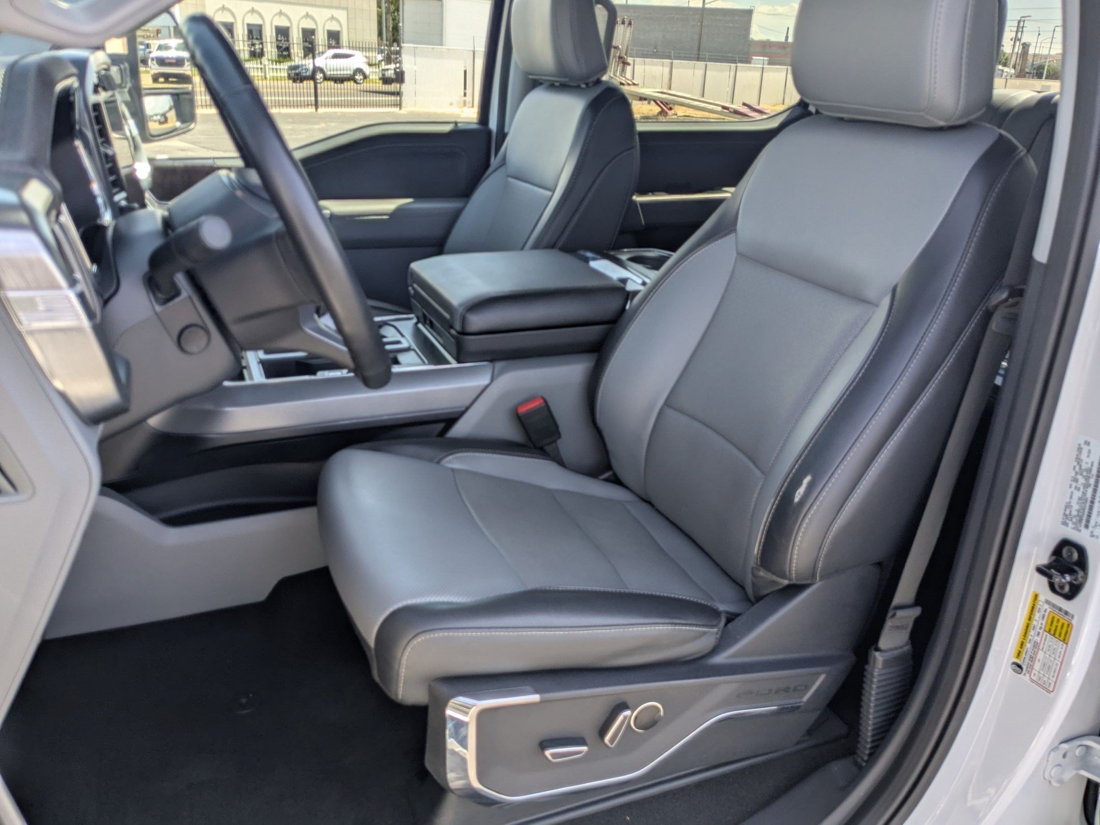 Used 2023 Oxford White Ford LARIAT image 33
