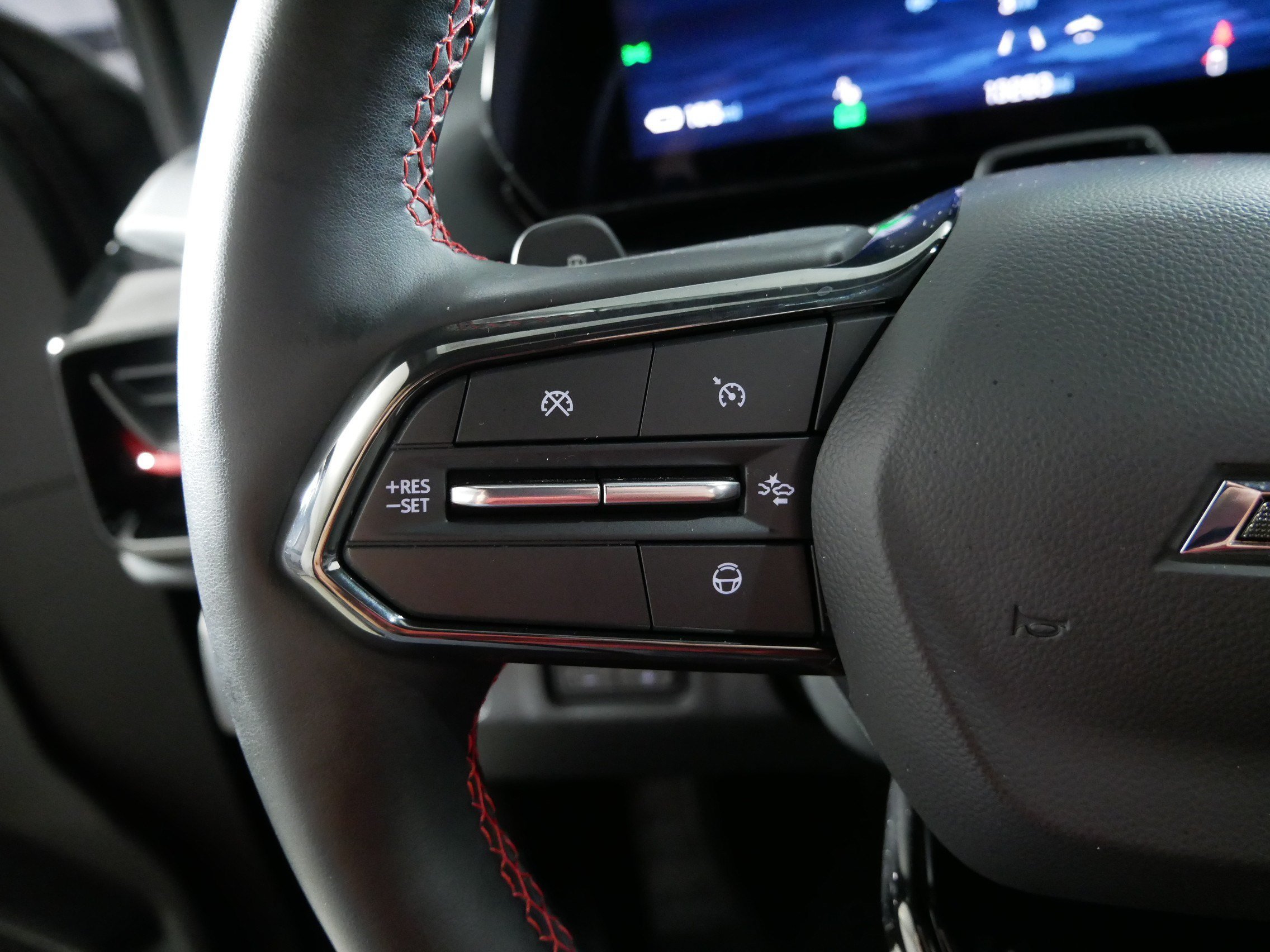 Used 2025 Black Chevrolet RST - Max Range image 27