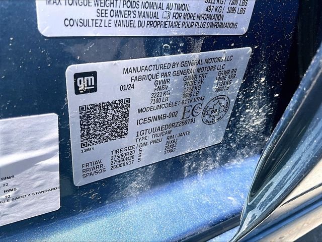 Used 2024 Silver GMC Pro image 34