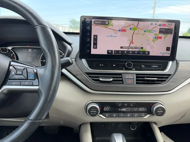 Used 2023 White Nissan 2.5 SL image 28