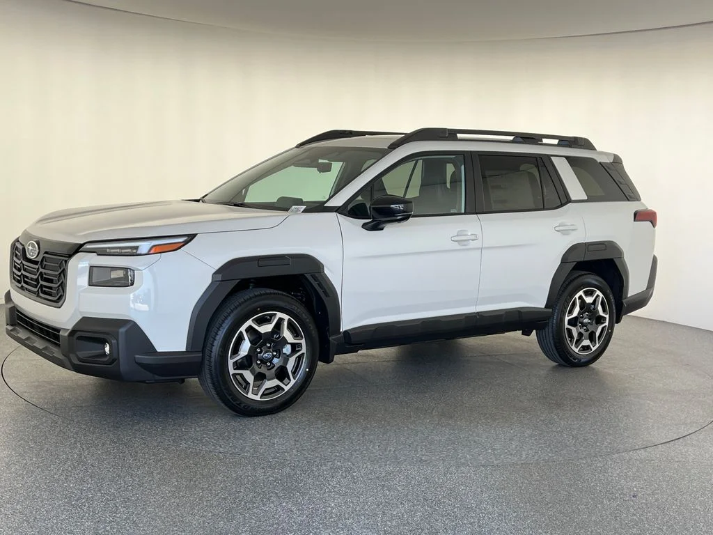 New 2026 CRYSTAL WHITE PEARL Subaru Touring image 9