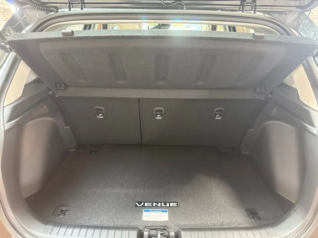 New 2026 Onyx Black Hyundai SEL image 9