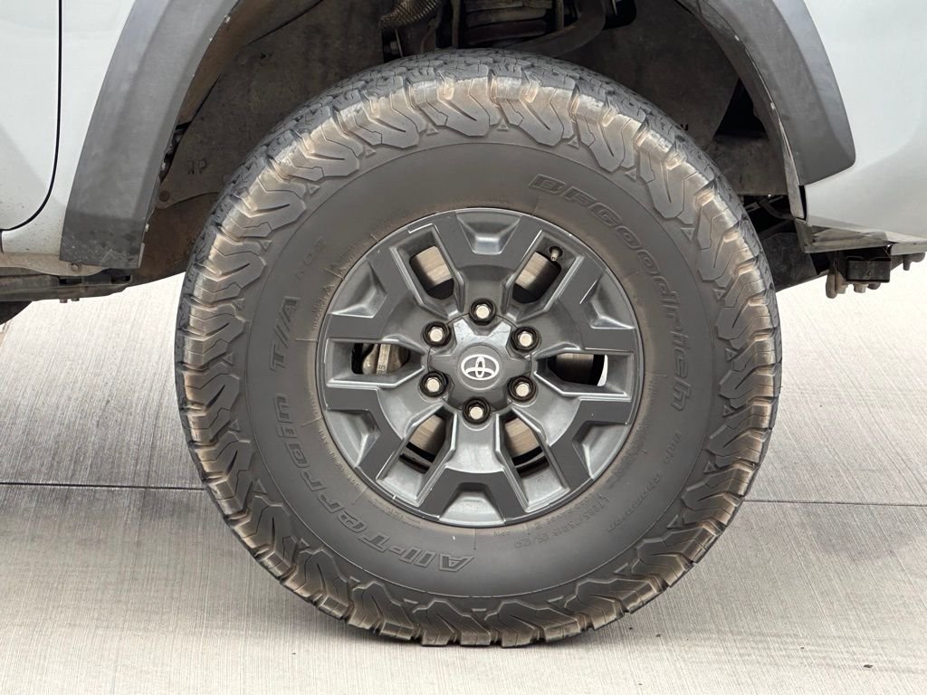 2021 Toyota Tacoma TRD Off-Road photo 4