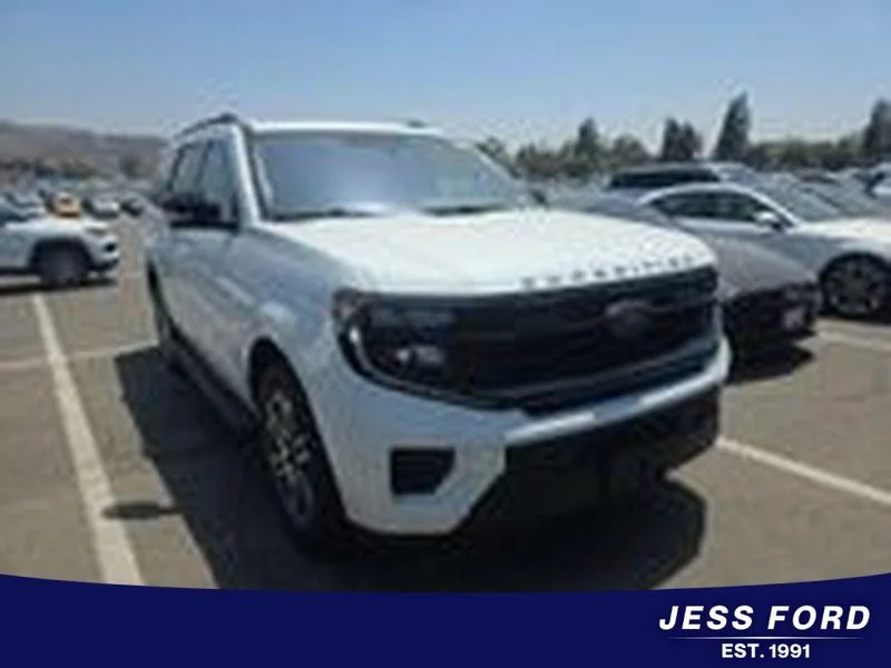 Used 2025 Oxford White Ford Active image 2