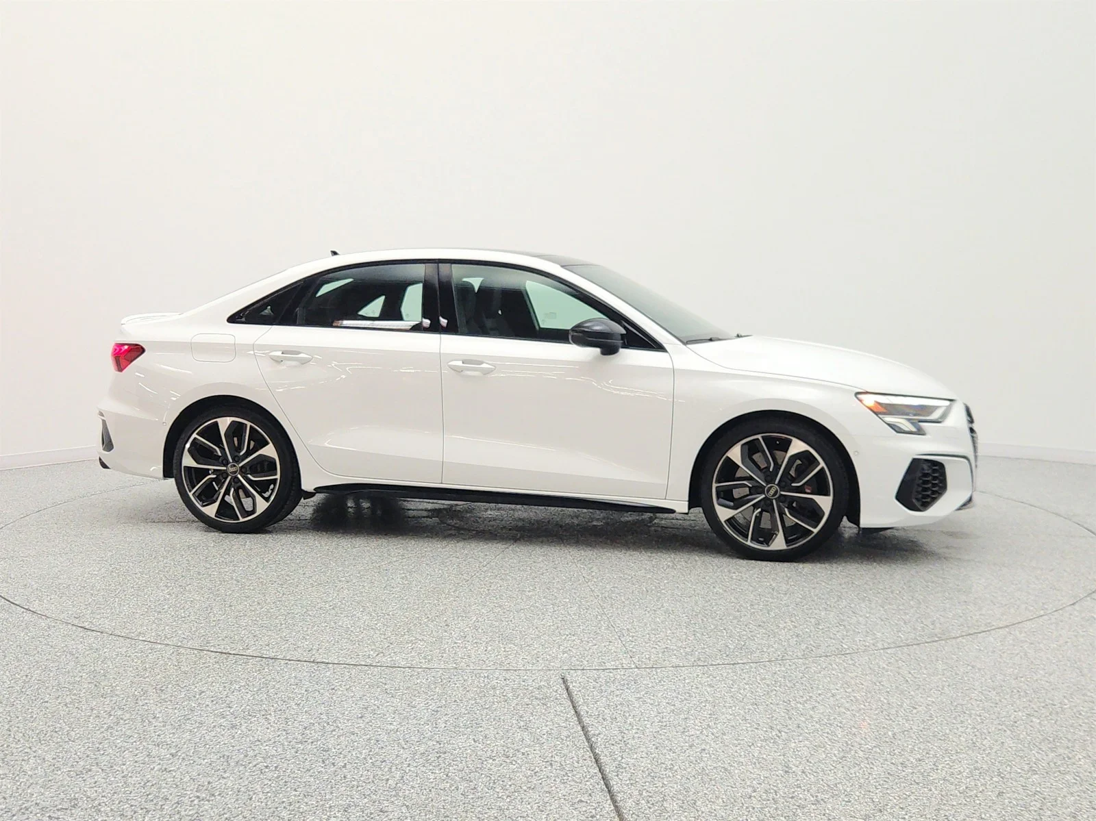 Used 2023 Ibis White Audi Premium 2.0 TFSI quattro image 4