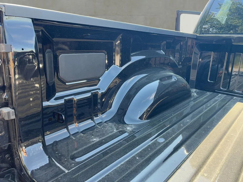 New 2026 Diamond Black Crystal Pearl-Coat Exterior Paint RAM Big Horn/Lone Star image 20