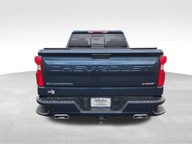 Used 2022 NORTHSKY BLUE METALLIC Chevrolet RST image 4