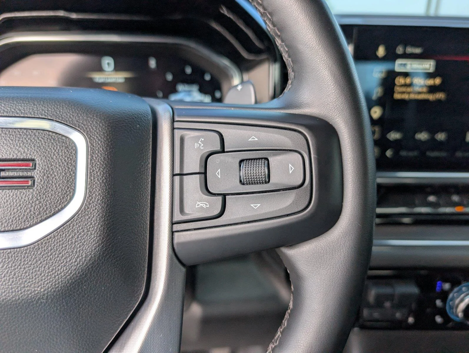 Used 2023 STERLING METALLIC GMC SLT image 28