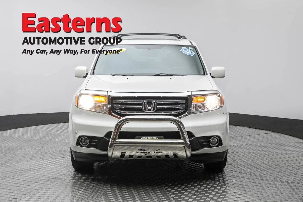 Used 2014 White Honda Touring image 2