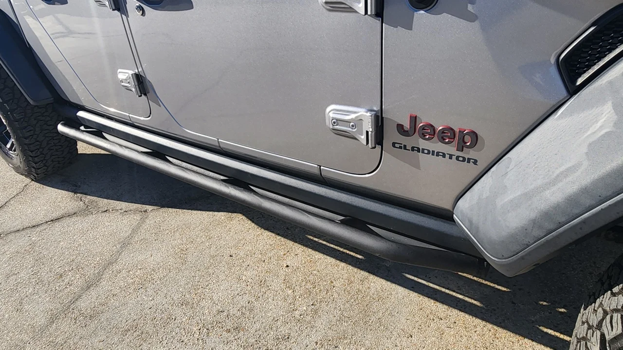 Used 2020 Silver Jeep Rubicon image 23