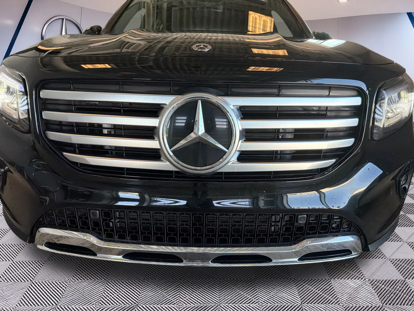 Certified Used 2025 Black Mercedes-Benz Glb 250 image 23