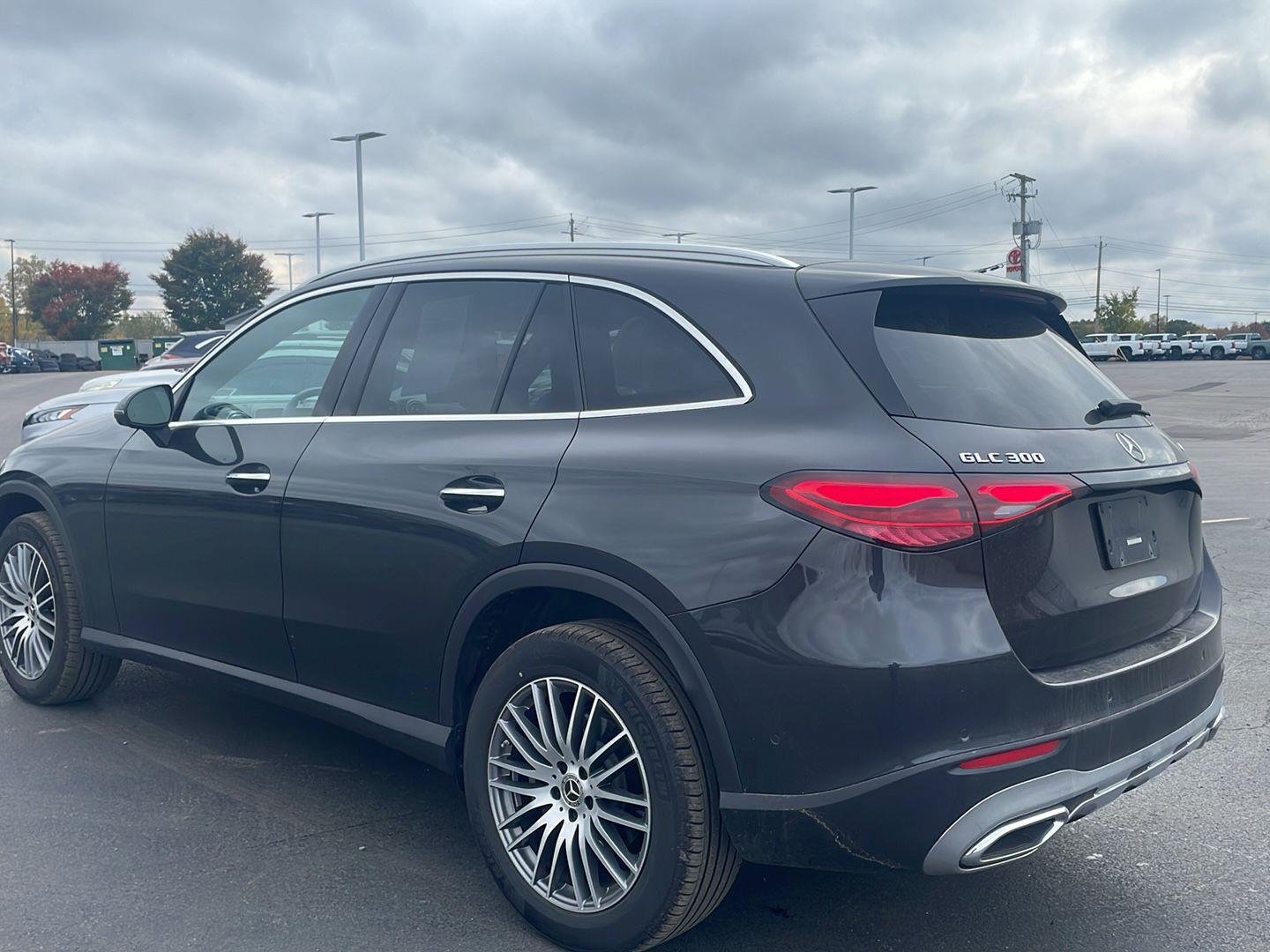 Used 2026  Mercedes-Benz GLC 300 image 13